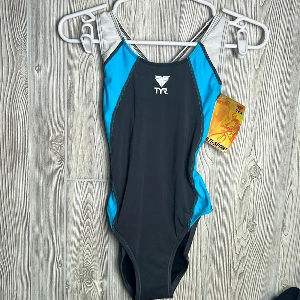 Women’s TYR one piece swimsuit NWT Size XS